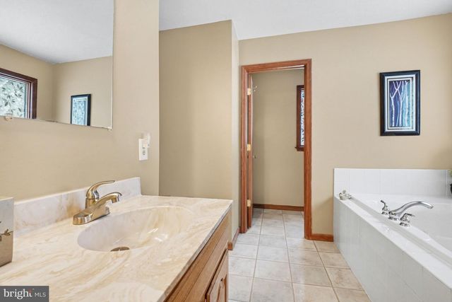 46 WETZEL RD, Macungie, PA 18062