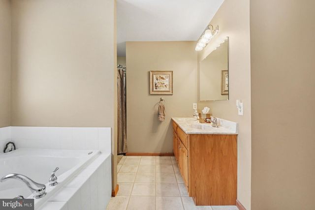 46 WETZEL RD, Macungie, PA 18062