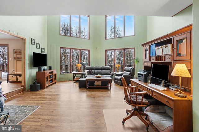 46 WETZEL RD, Macungie, PA 18062