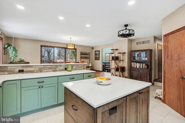 46 WETZEL RD, Macungie, PA 18062