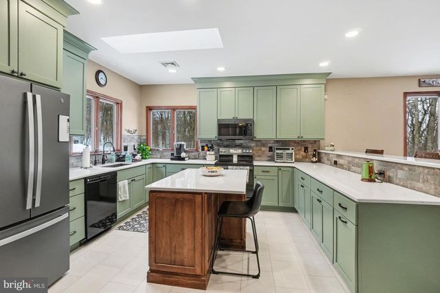 46 WETZEL RD, Macungie, PA 18062