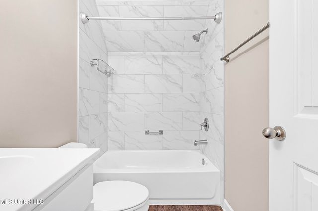 9205 S Lakeside Circle, Walls, MS 38680