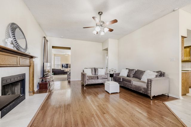 1116 Oak Valley, Denton, TX 76209