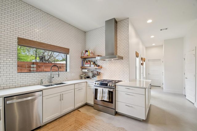 4506 Russell DR B, Austin, TX 78745