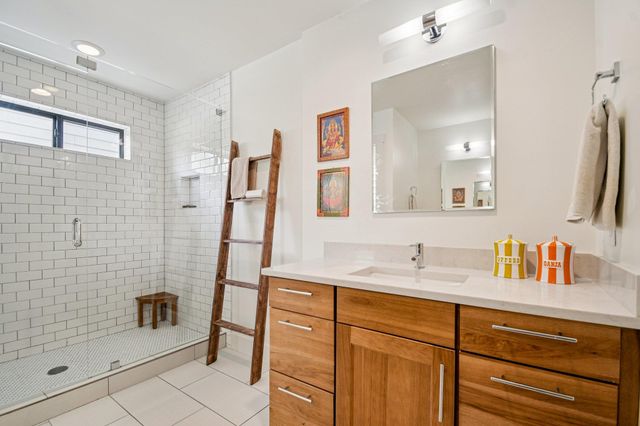 4506 Russell DR B, Austin, TX 78745