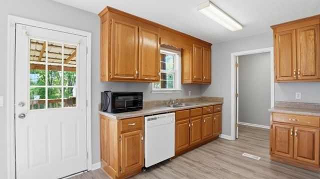 19 Ash Grove Rd, Fayetteville, TN 37334