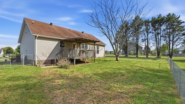 19 Ash Grove Rd, Fayetteville, TN 37334