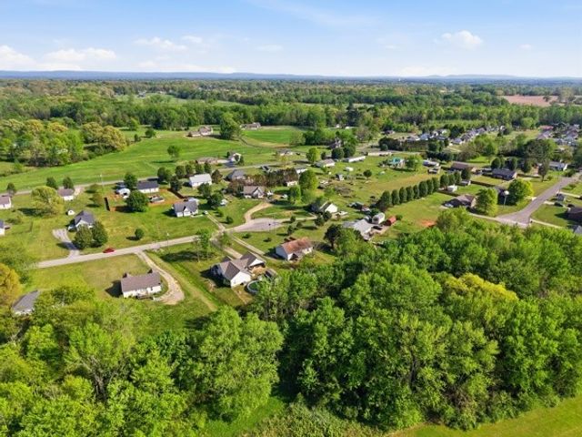 19 Ash Grove Rd, Fayetteville, TN 37334