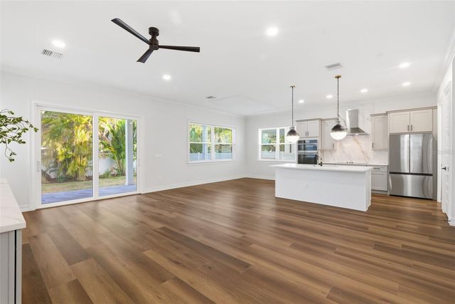 3829 71ST STREET N, St Petersburg, FL 33709