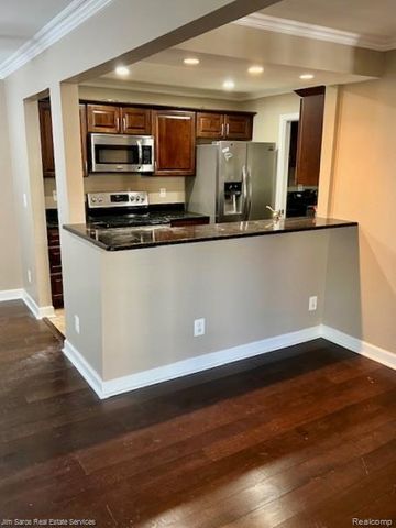 56146 CHESAPEAKE Trail, Shelby Charter Township, MI 48316