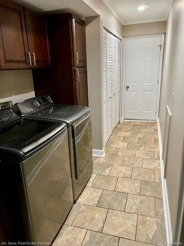 56146 CHESAPEAKE Trail, Shelby Charter Township, MI 48316