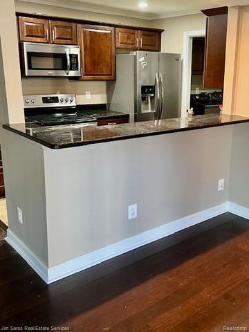 56146 CHESAPEAKE Trail, Shelby Charter Township, MI 48316