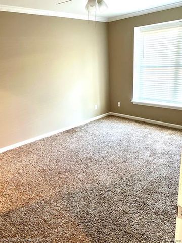 56146 CHESAPEAKE Trail, Shelby Charter Township, MI 48316