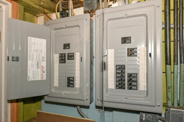 2157 S 56th STREET, West Allis, WI 53219