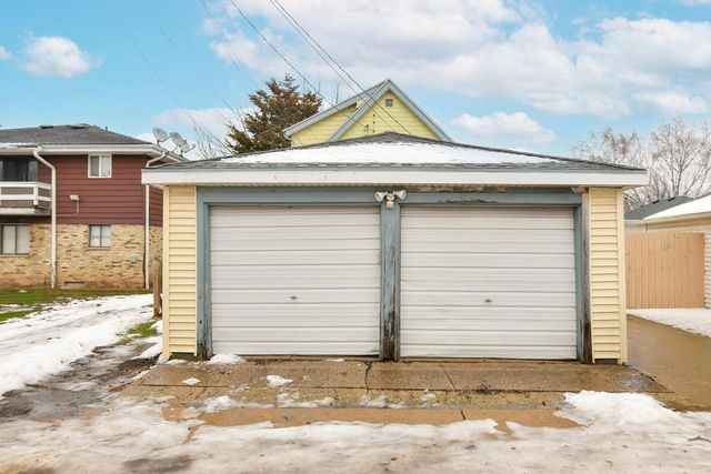 2157 S 56th STREET, West Allis, WI 53219