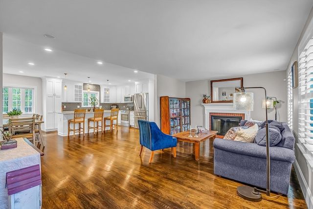 71 Bacon Street, Natick, MA 01760