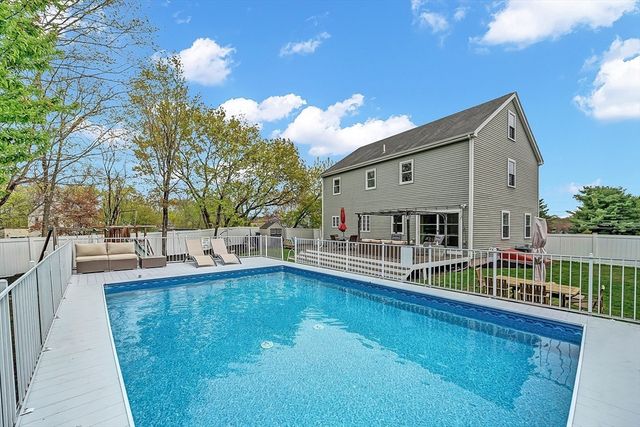 71 Bacon Street, Natick, MA 01760