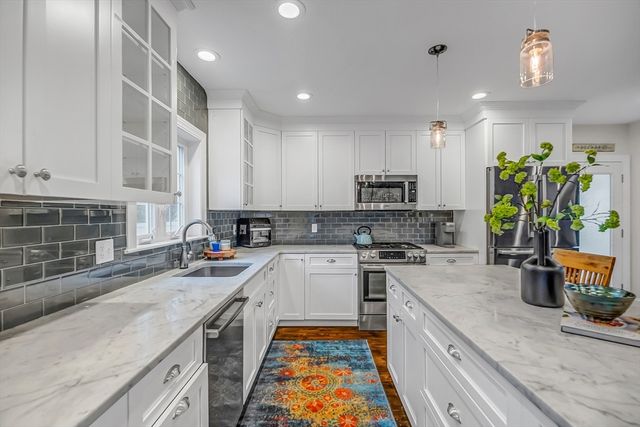 71 Bacon Street, Natick, MA 01760