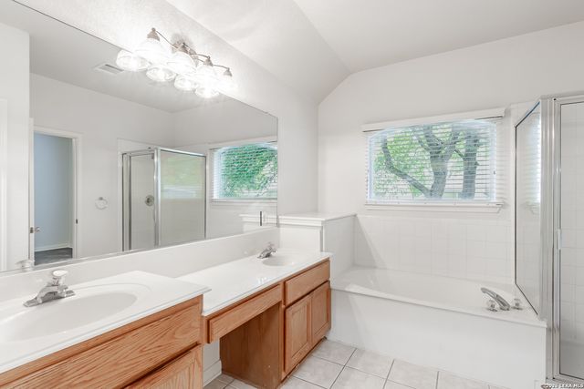 548 THURBER DR, Schertz, TX 78154