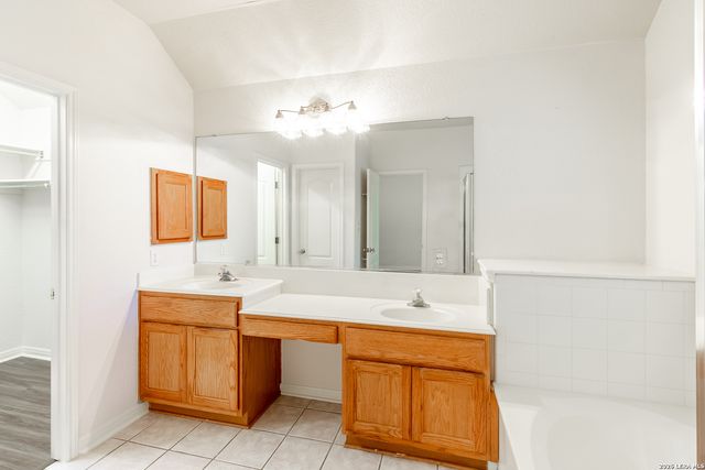 548 THURBER DR, Schertz, TX 78154