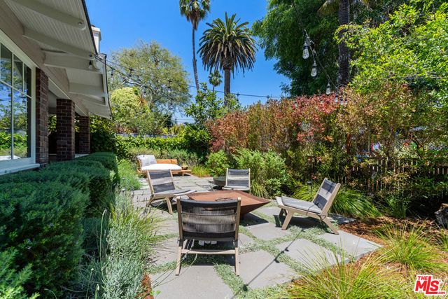 929 Marco Place, Venice, CA 90291