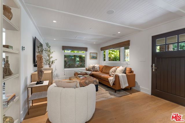 929 Marco Place, Venice, CA 90291