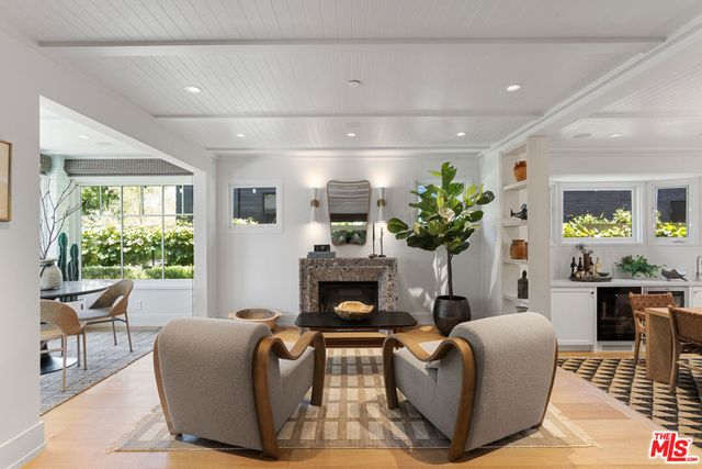 929 Marco Place, Venice, CA 90291