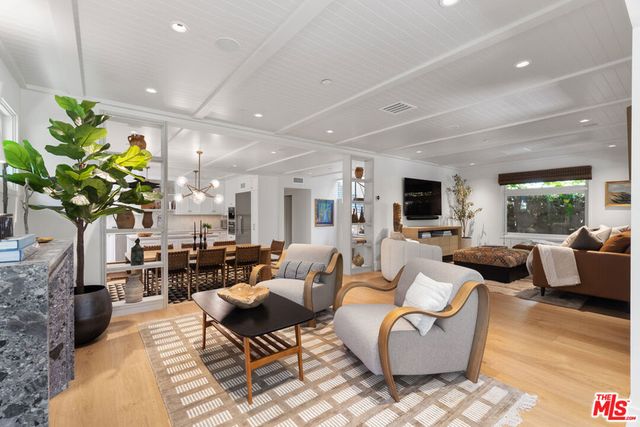 929 Marco Place, Venice, CA 90291