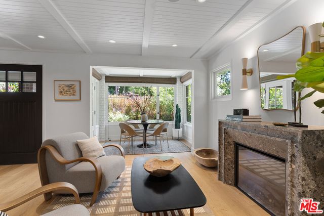 929 Marco Place, Venice, CA 90291