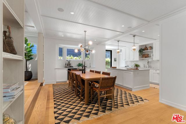 929 Marco Place, Venice, CA 90291