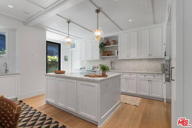 929 Marco Place, Venice, CA 90291