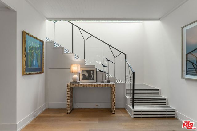 929 Marco Place, Venice, CA 90291