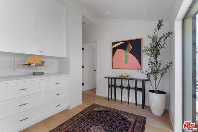 929 Marco Place, Venice, CA 90291