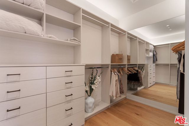 929 Marco Place, Venice, CA 90291