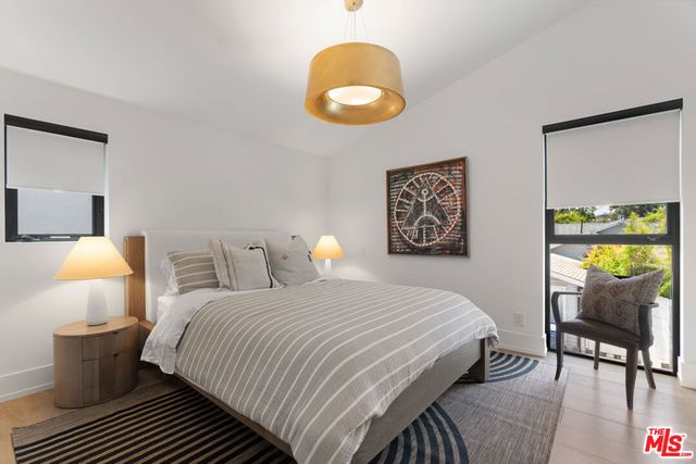 929 Marco Place, Venice, CA 90291