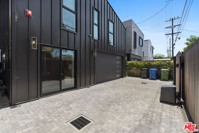 929 Marco Place, Venice, CA 90291