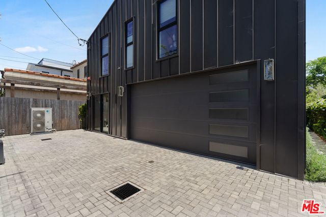 929 Marco Place, Venice, CA 90291