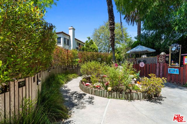 929 Marco Place, Venice, CA 90291
