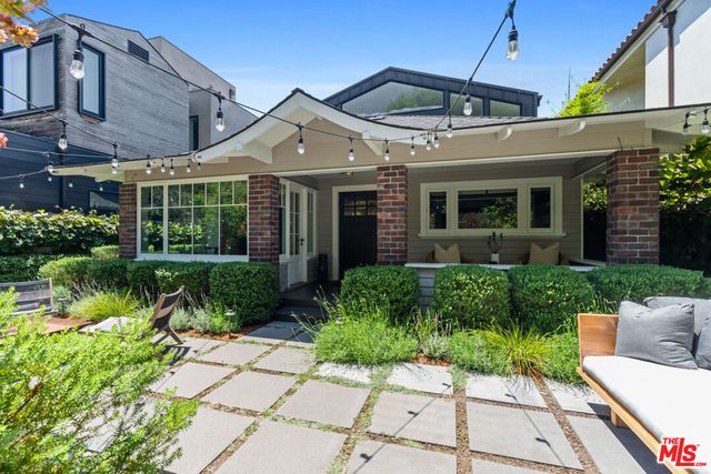 929 Marco Place, Venice, CA 90291