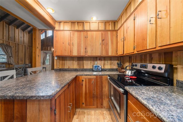 210 Bear Pen Road, Burnsville, NC 28714