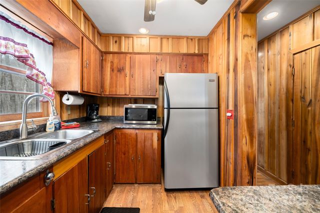 210 Bear Pen Road, Burnsville, NC 28714