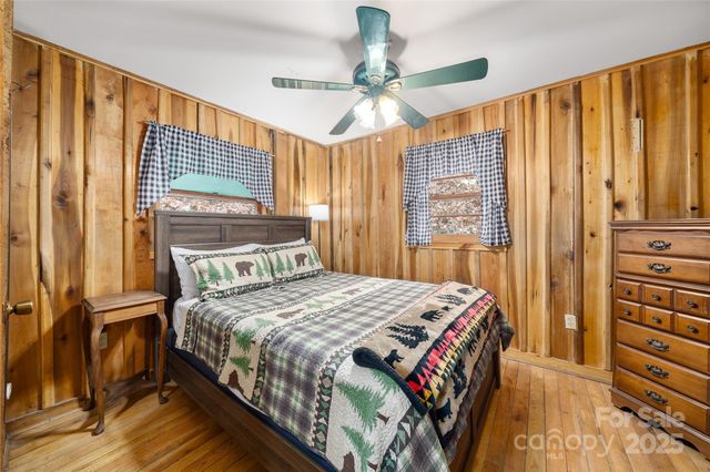 210 Bear Pen Road, Burnsville, NC 28714