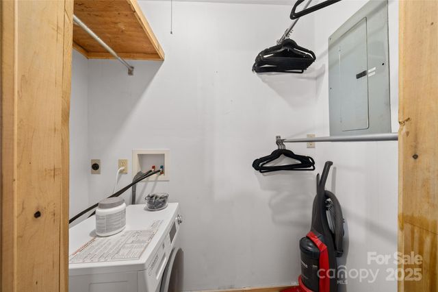 210 Bear Pen Road, Burnsville, NC 28714