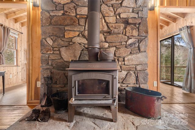 210 Bear Pen Road, Burnsville, NC 28714