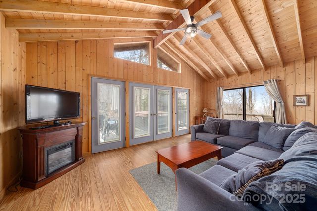 210 Bear Pen Road, Burnsville, NC 28714