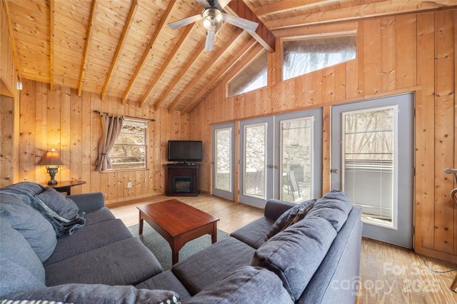 210 Bear Pen Road, Burnsville, NC 28714