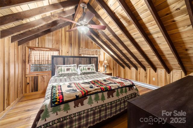 210 Bear Pen Road, Burnsville, NC 28714