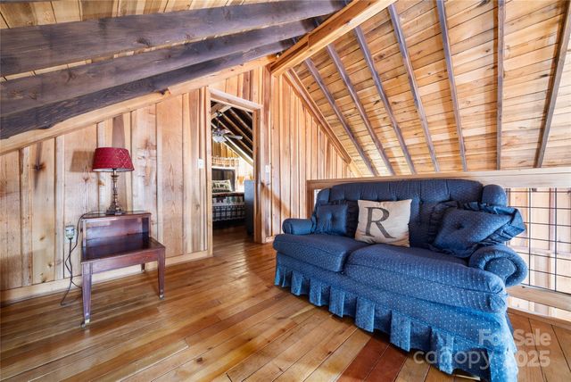 210 Bear Pen Road, Burnsville, NC 28714