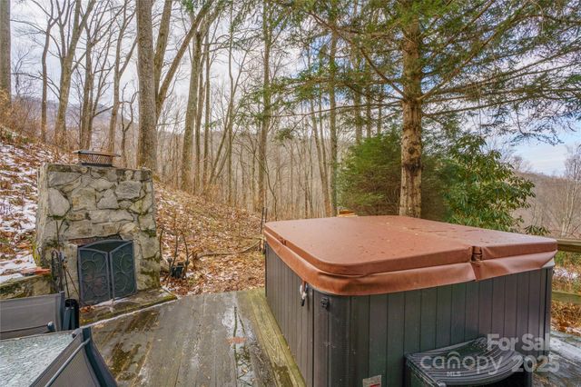 210 Bear Pen Road, Burnsville, NC 28714