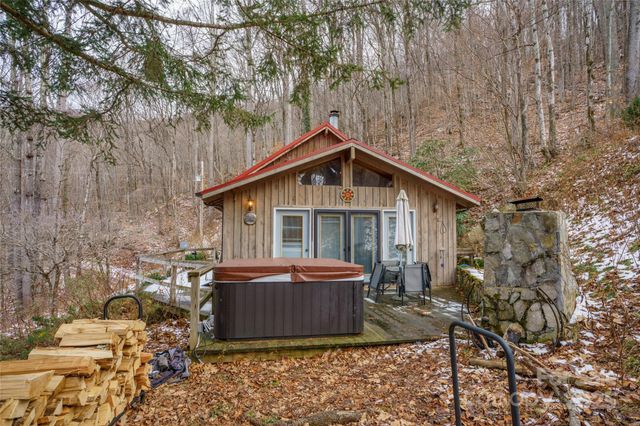 210 Bear Pen Road, Burnsville, NC 28714